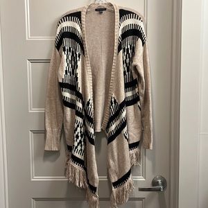 American Eagle long fringed tan and black printed sweater, size M